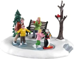 Lemax 93424 - Beginner Skaters - Table Pieces