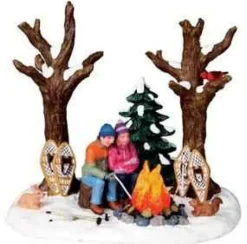 Lemax 04224 - Staying Warm, B/O (4.5V) - Christmas Village Table Pieces