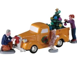Lemax 93444 - Trimming The Truck, Set Of 4 - Table Pieces
